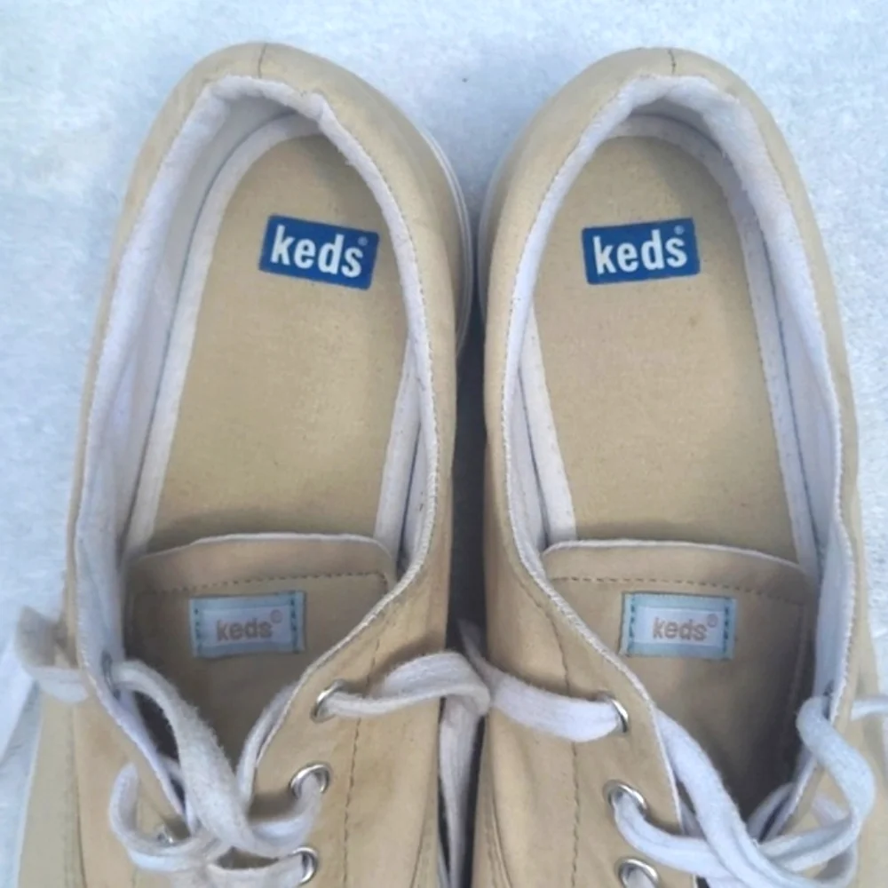 Keds Beige Classic Canvas Sneaker Lace Up Low Top Tennis Shoe Heel Logo Casual